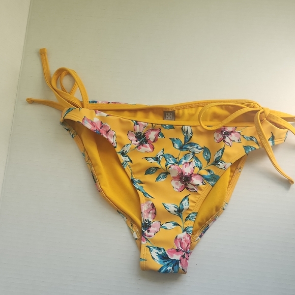 Daisy Fuentes Yellow Floral Bikini Women's Size 6 Vacation Beach - Picture 4 of 4